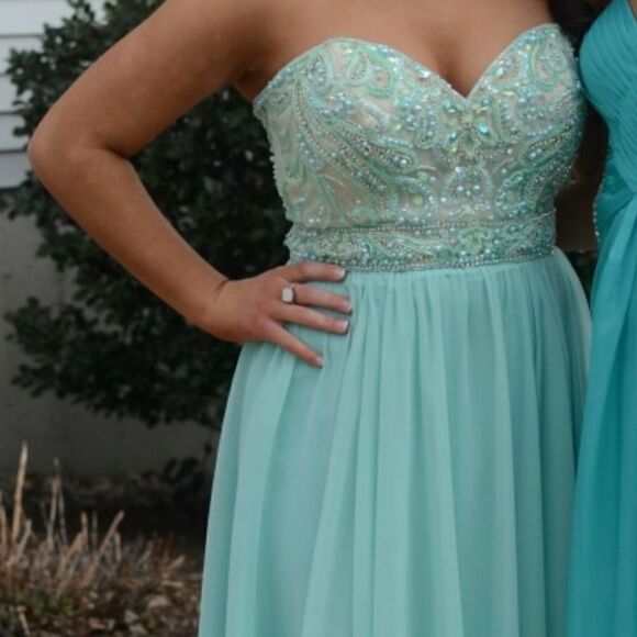 Alyce Paris beaded embellished prom dress - Picture 4 of 10